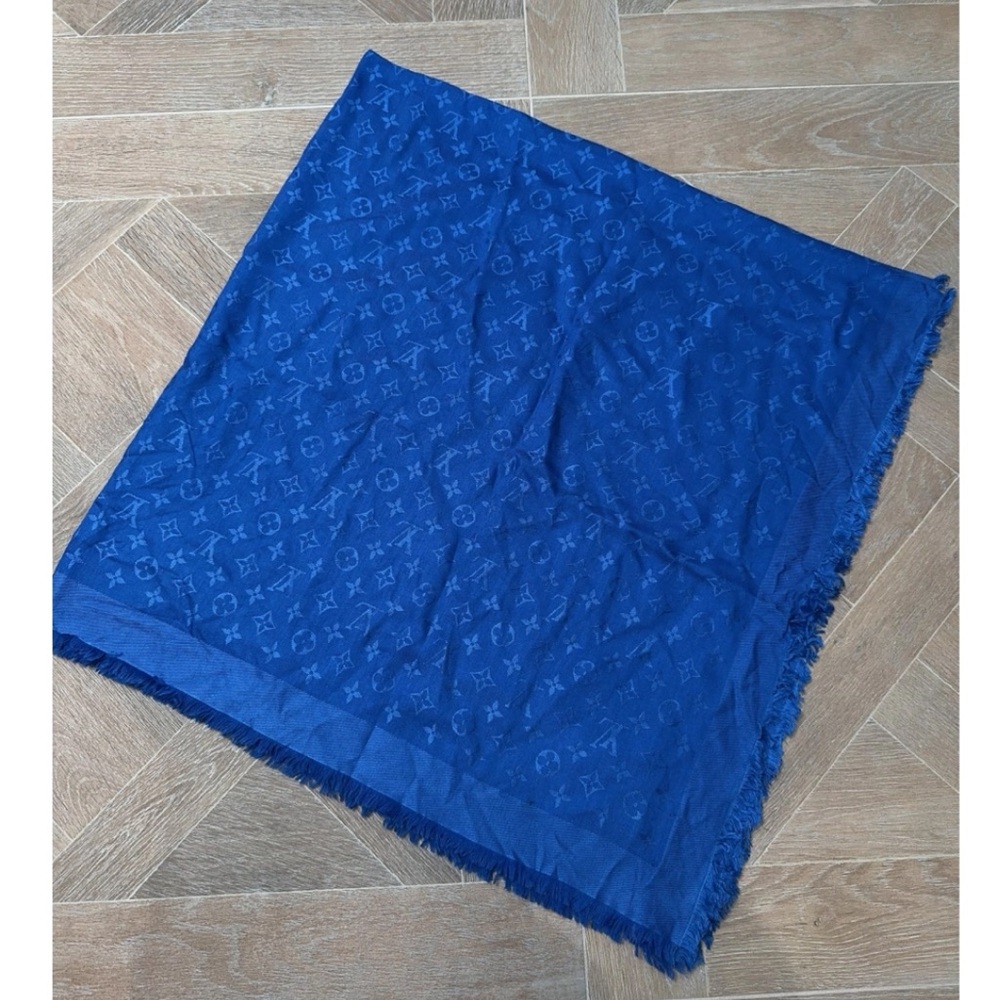 Louis Vuitton scarf